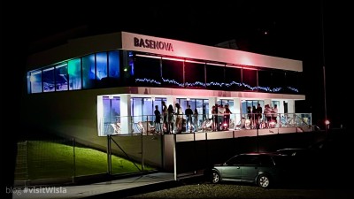 Klub BaseNova to świetne miejsce na wieczorną imprezę.