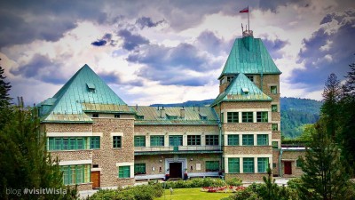 Kaplica znajduje się na terenie jednej z najbardziej znanych atrakcji Wisły — Rezydencji Prezydenta RP „Zamek w Wiśle”.