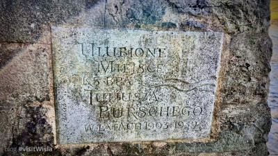 Tablice upamiętniająca ulubione miejsce bp. Juliusza Bursche 