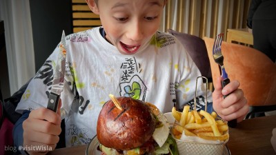 Burger Wiślański Drwal to uczata dla małych i duzych.